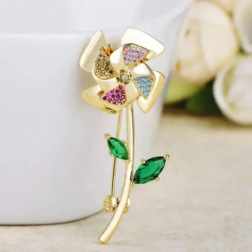 VQ Rotatable Windmill Brooch